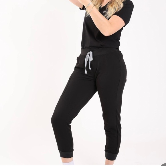 FIGS Zamora Jogger Scrubs Black regular length size large - Picture 2 of 2
